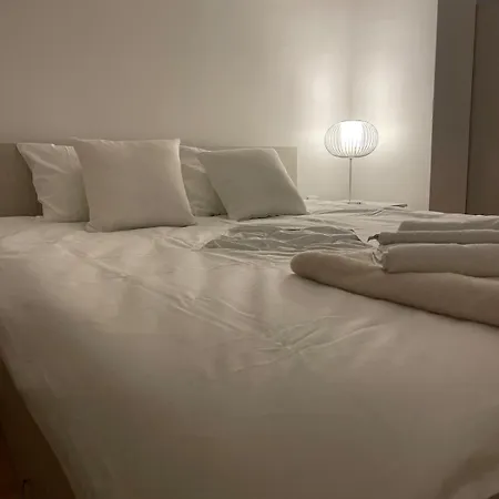 Apartment In The Heart Of *