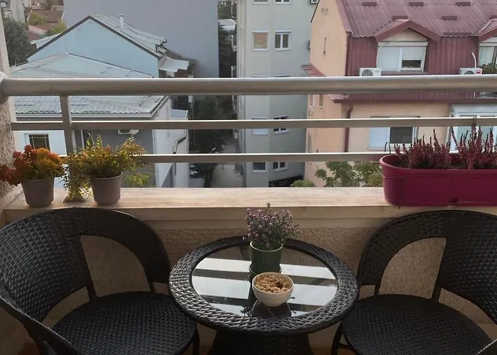 Apartment In The Heart Of *